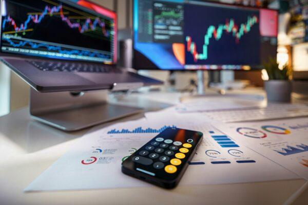 jakub-zerdzicki-ip7GFn5JqX8-unsp How Is Blockchain Transforming the Fintech Industry